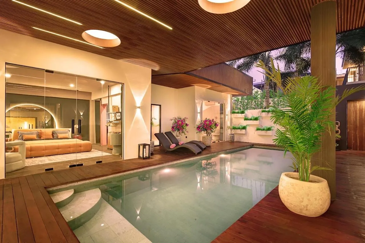 Villa Canggu Brand New 6Bed Villa! Best Location! A Step-Free Design Highlight For Families & Friends