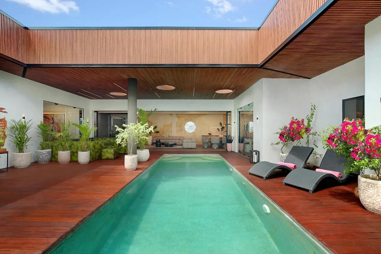 Canggu Brand New 6Bed Villa! Best Location! A Step-Free Design Highlight For Families & Friends Villa